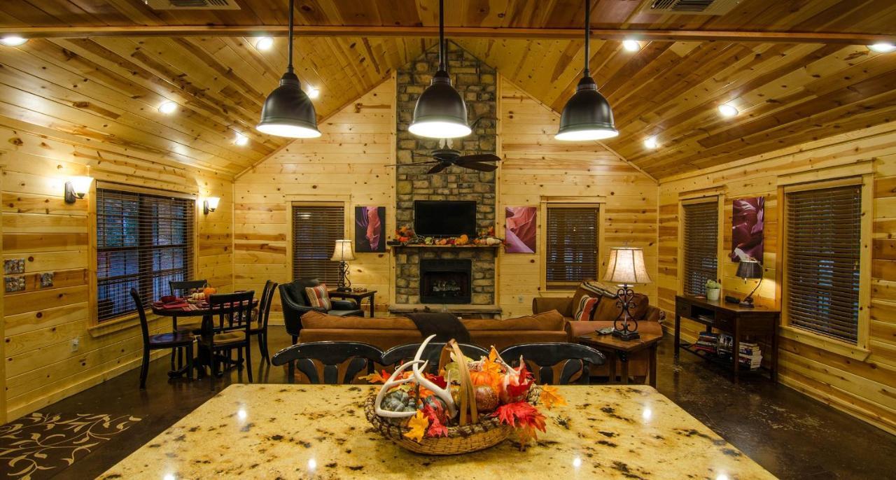 Villa Shine On Harvest Moon W Bbq Broken Bow Exterior foto